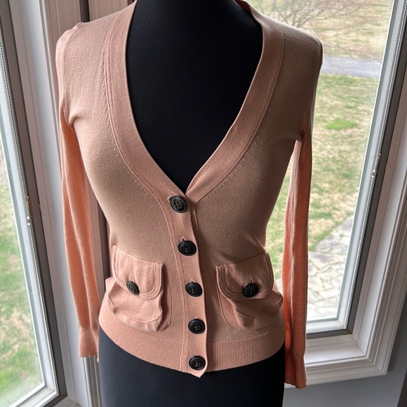 J. CREW Ladies V‎ Neck Lightweight 5 Button Cardigan - Picture 3 of 10